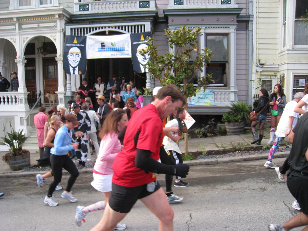 2011 Bay to Breakers Sunday 0330.JPG - I was able to participate in the 2011, 100th anniversary of the San Francisco Bay to Breakers 12K race. A great weekend for sight seeing and racing.